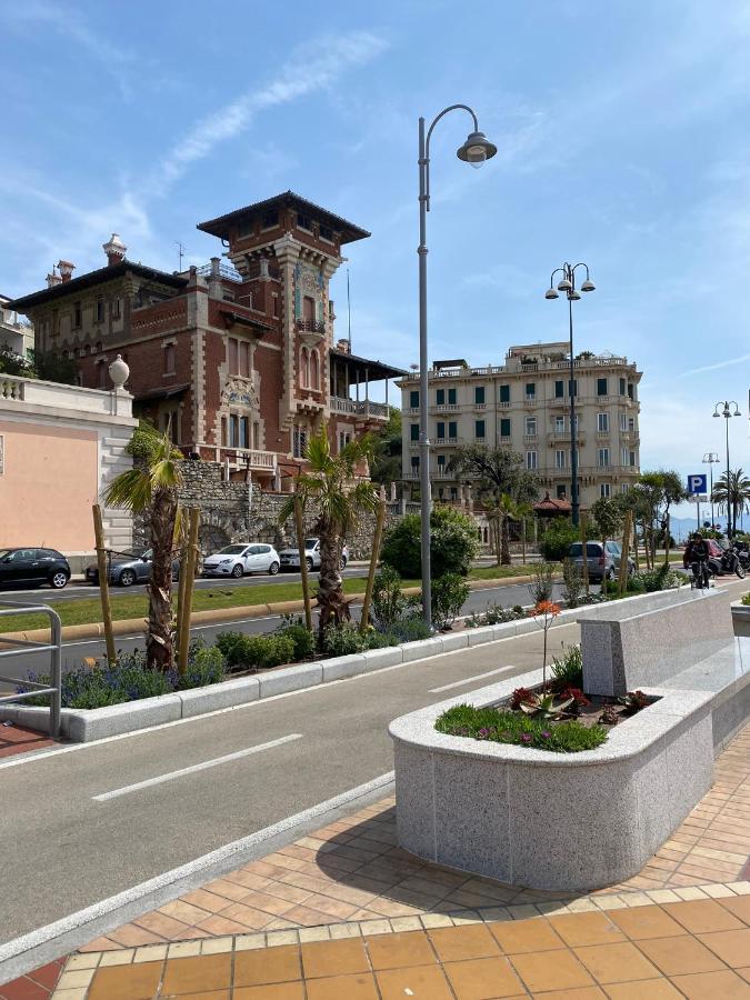 Waterfront District Apartment Janov Exteriér fotografie